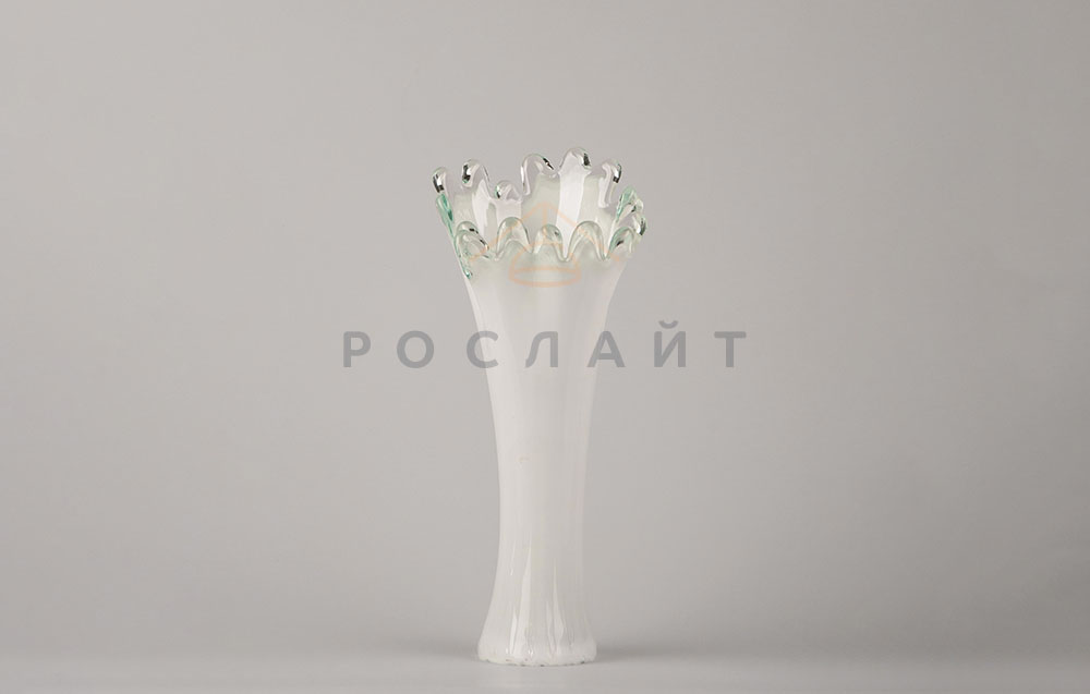 Оптовые вазы из стекла: разнообразие форм и стилей для каждого вкуса.